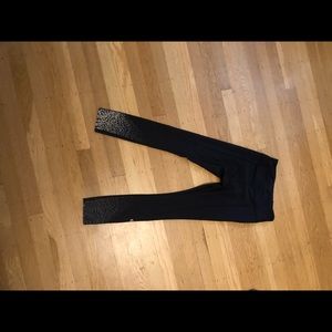 Lululemon size 2 yoga pants